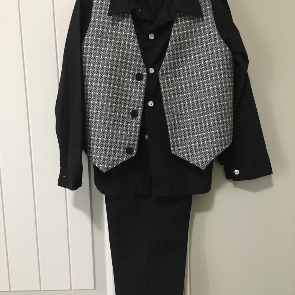 Boys vest ensemble